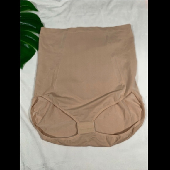 NEW $66 Spanx OnCore High‎ Waist Briefs in Soft Nude [PLUS SZ 3X ] - Picture 2 of 8